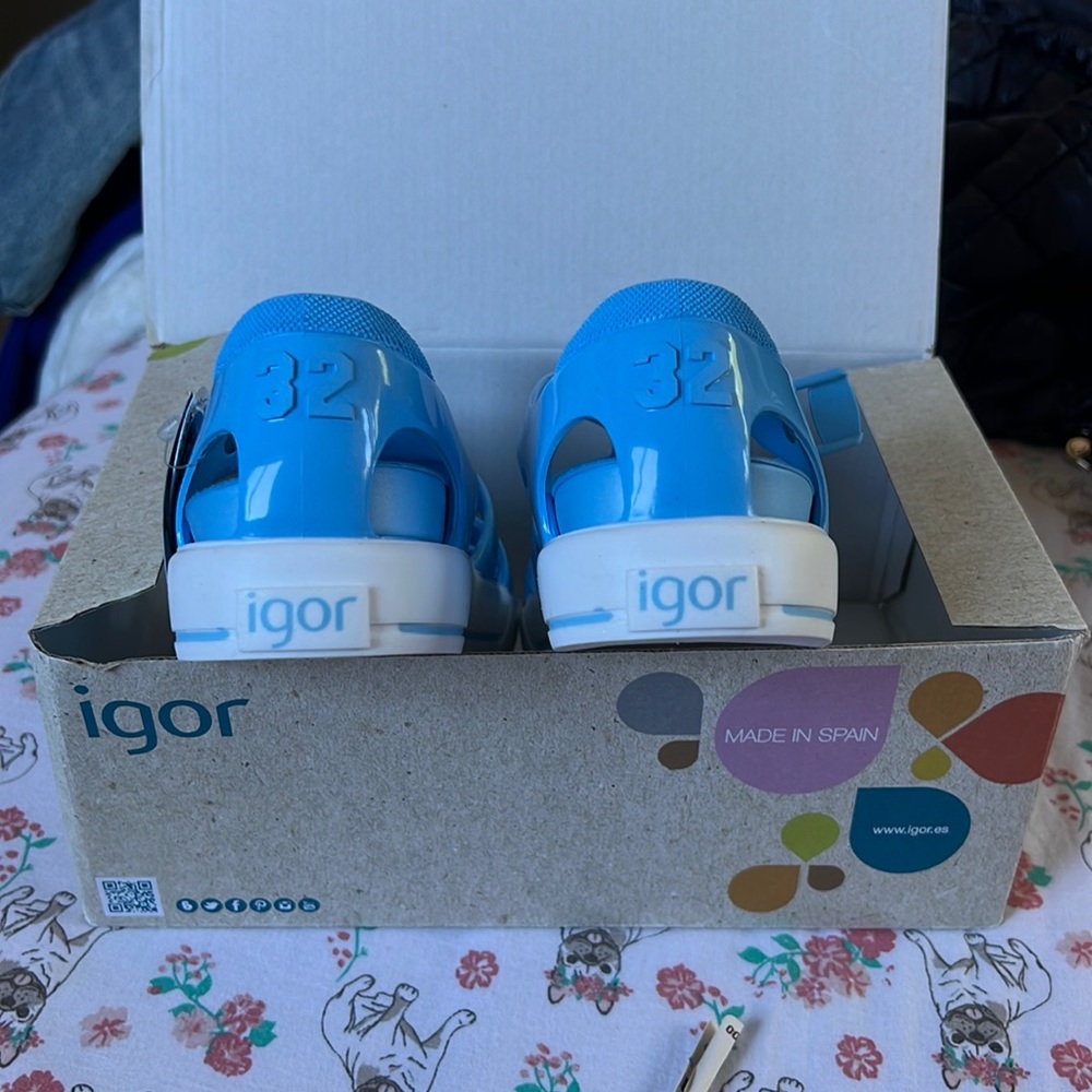 Igor turquoise tenis solid jelly sandals. New with tags.